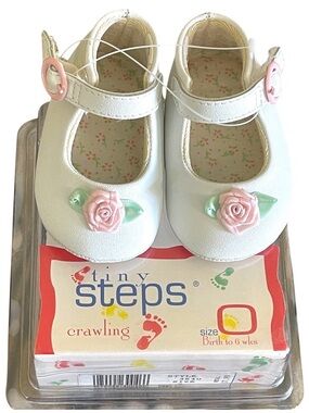 NEW Tiny Steps Mary Jane Style White Patent Leather Pink Rose Baby Shoes SZ 0